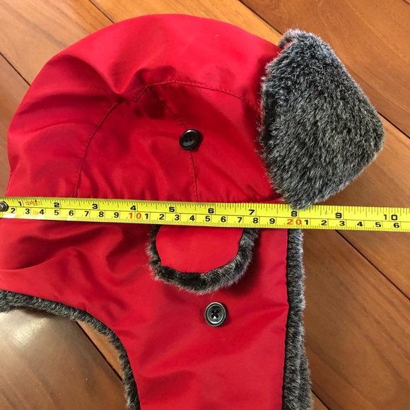 Red winter toque hat with ear flaps faux fur lined - Picture 2 of 7